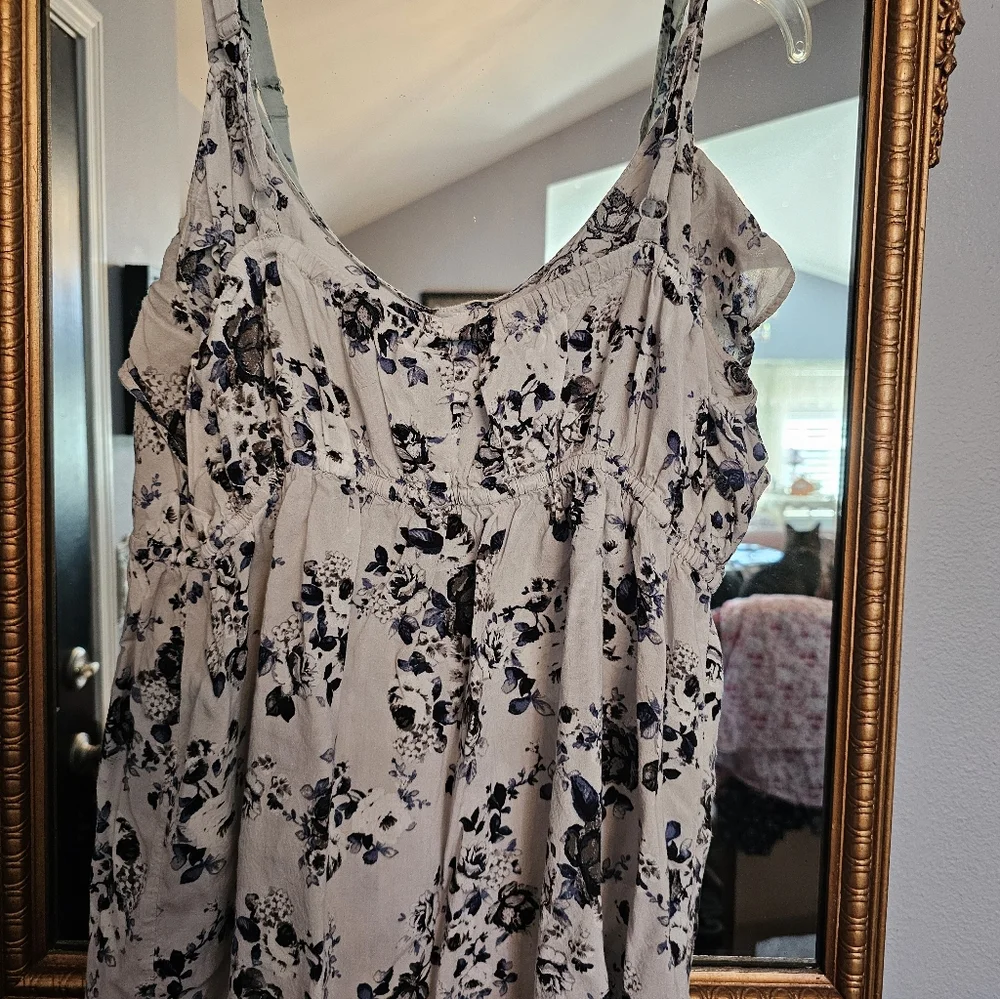 Floral Ruffle Top - Picture 4 of 4
